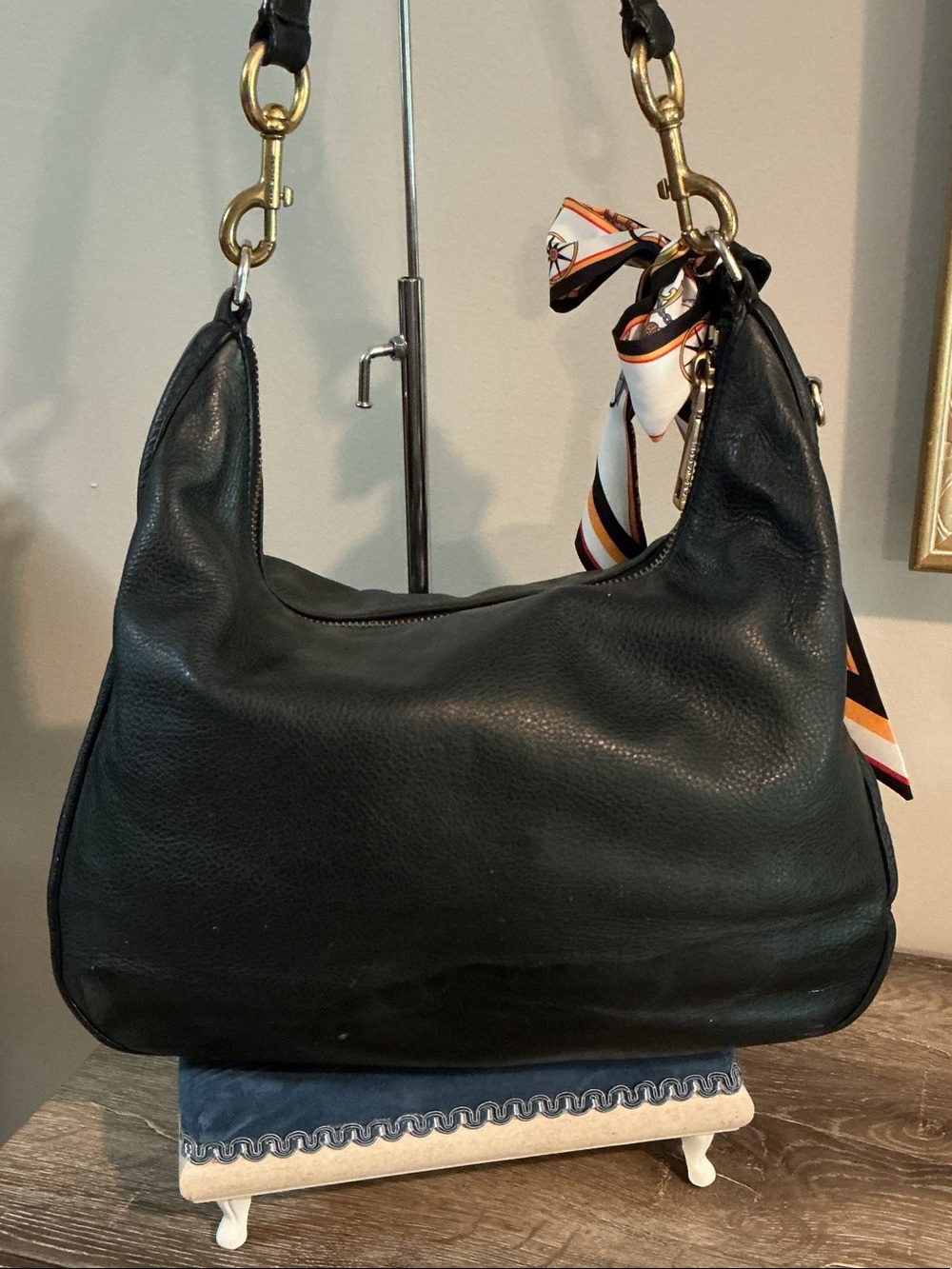 Marc Jacobs Recruit Black Pebble Leather Shoulder Bag Hangtag Multicolor Scarf - Picture 3 of 16